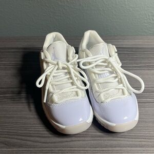 Jordan 11 low Pure Violet size 11c